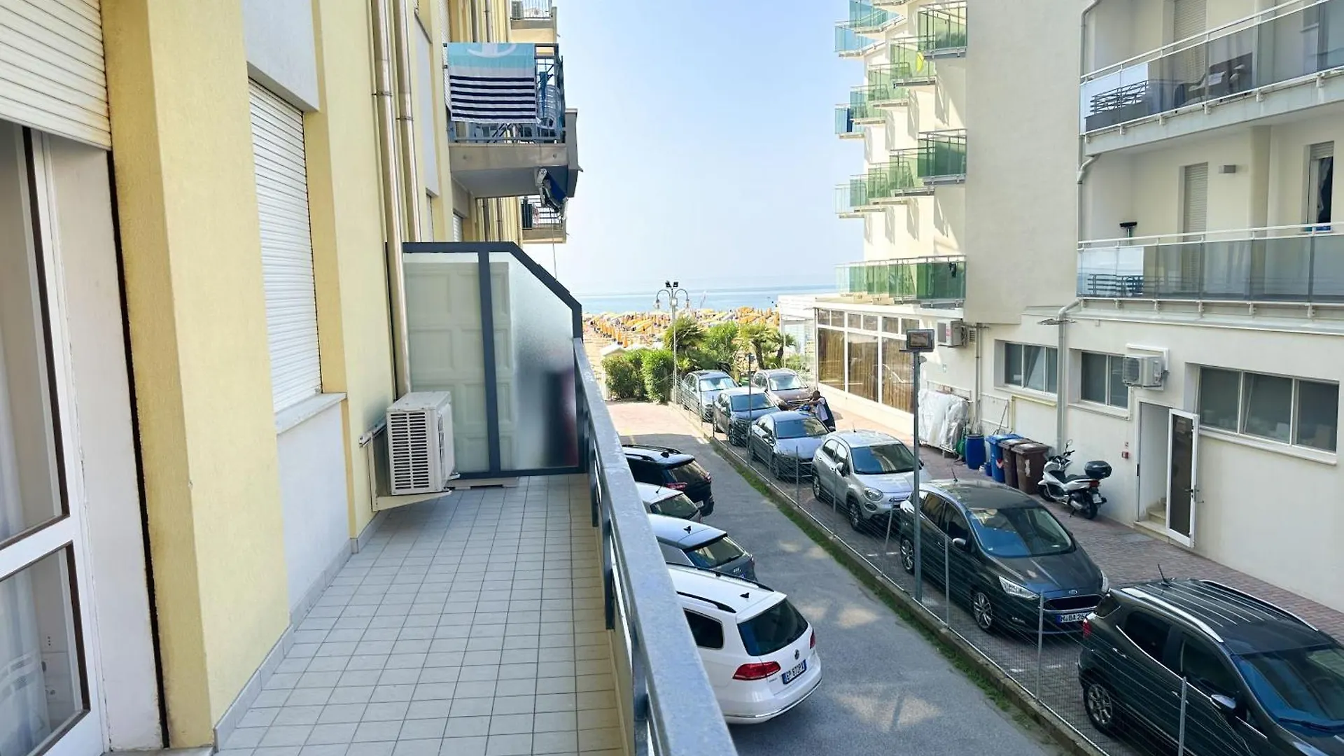 Vista Mare, Terrazzo - Condominio Cansiglio Lido di Jesolo 0*,  Itálie